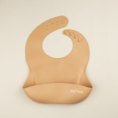 Baveta silicon hranire bebelusi/copii diversificare Little Prints - Soft Caramel